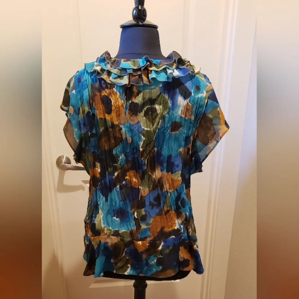 Sunny Leigh Multicolor Ruffle Blouse With Cap Sleeves